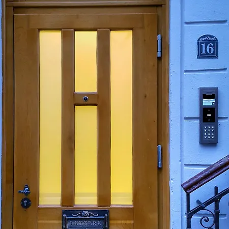 Windmill By Rembrandt Old Town בוקרשט